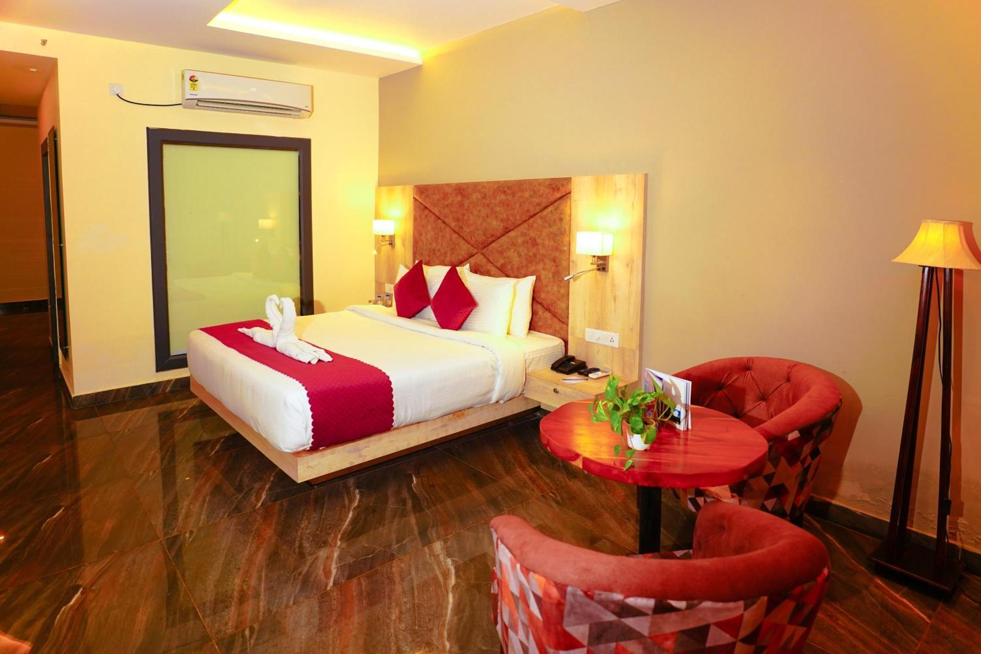 Aachman River And Valley View Resort Dharamshala - A Riverside Resort With Balcony View Exterior photo